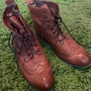 Wingtip Vintage lace-up Boots